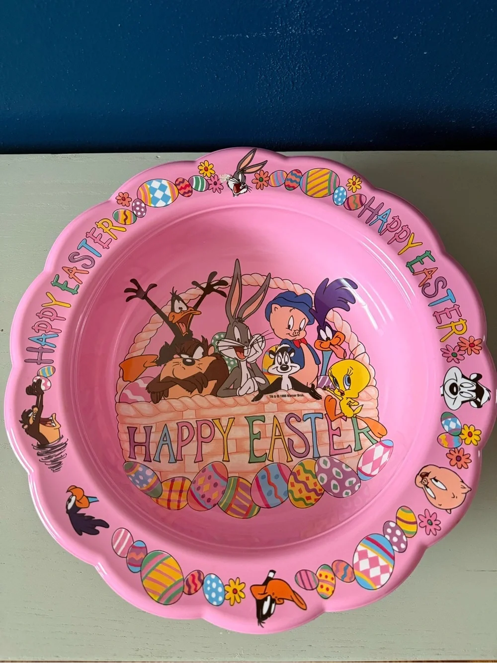 Vintage 1996 Looney Tunes Warner Brothers Happy Easter Plastic Candy Bowl Basket
